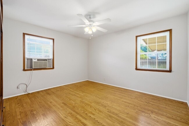 Building Photo - Recently Refreshed 3 Bedroom 1 Bath home in Old Town Orange