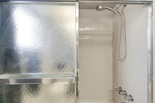 Building Photo - 9108 Tournament Dr