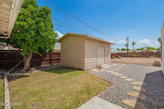 Building Photo - Charming 3bed/2 bath home located in the heart of Tucson, just minutes from the University of Ari...