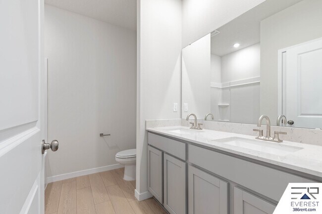 Building Photo - 221 Montgomery Ct