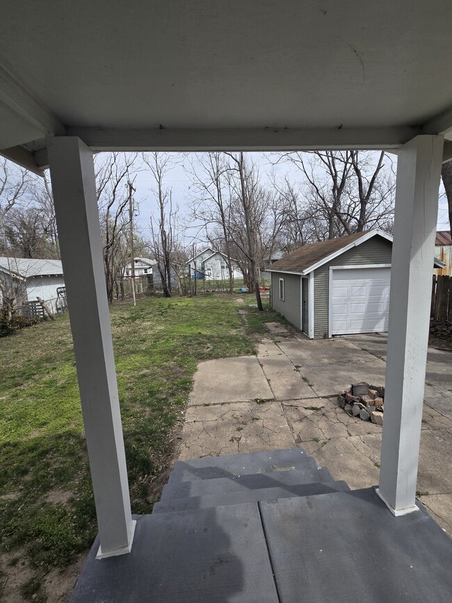 Building Photo - 250 Millwood N