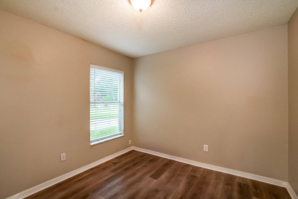Building Photo - 887 Brightview Dr
