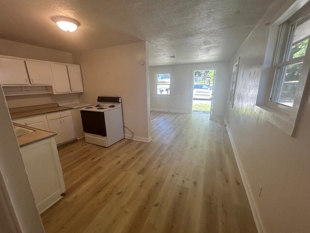 Building Photo - 1006 Anderson Pl