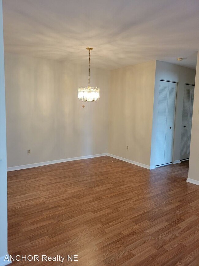Building Photo - 2 br, 1 bath House - 50-103 Delaire Landin...