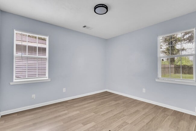 Building Photo - 8745 Kimberly Dr