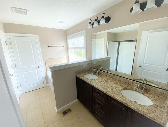 Building Photo - 946 Glenhaven Dr
