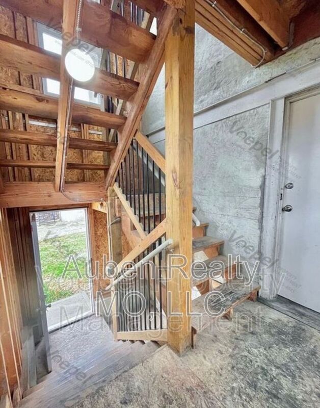 Building Photo - 5446 Harrison St