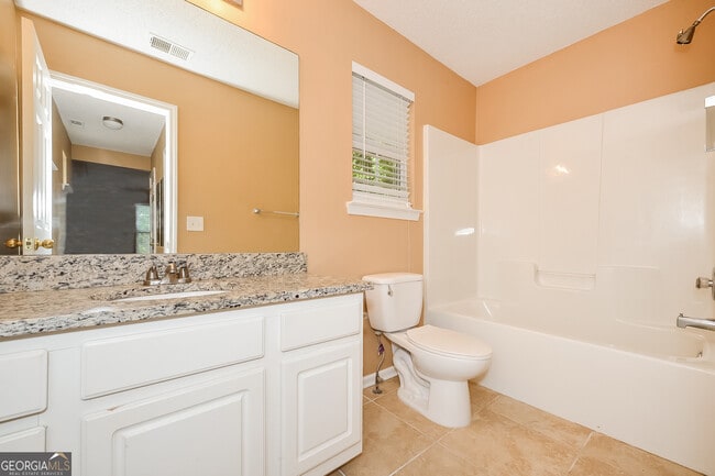 Building Photo - 203 London Dr