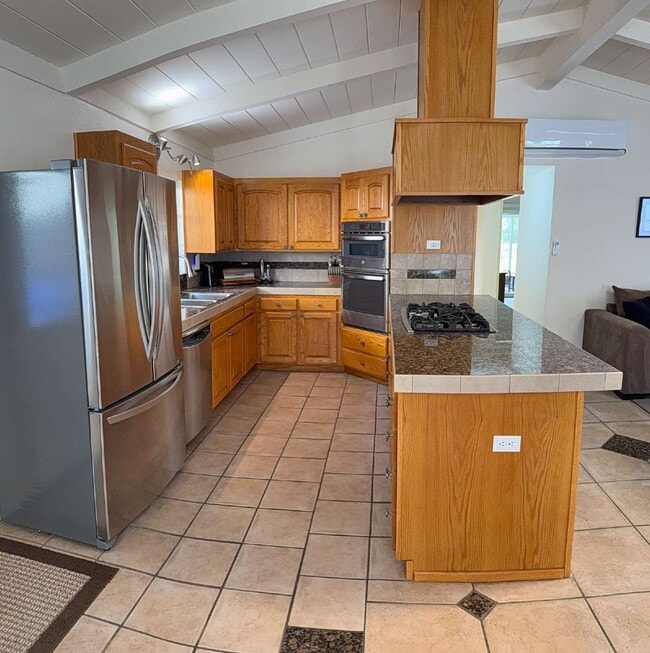 Building Photo - 5360 El Arbol Dr