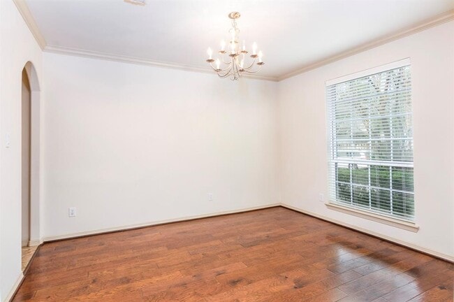 Building Photo - 62 S Longsford Cir