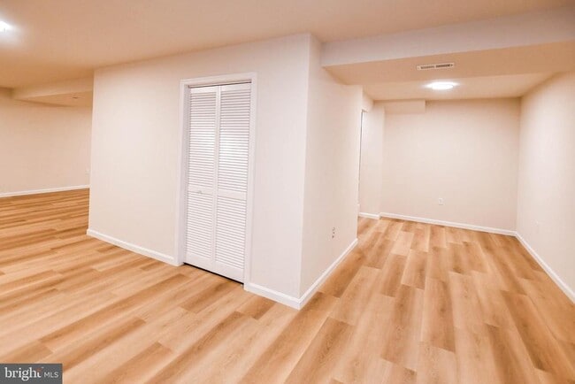 Building Photo - 1423 Albert Dr