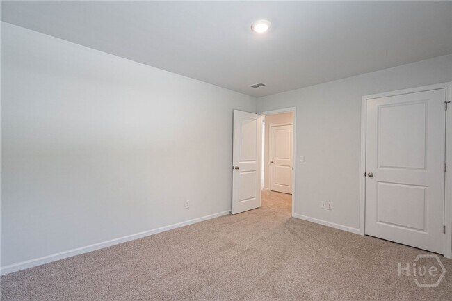 Building Photo - 1004 Bergamot Rd