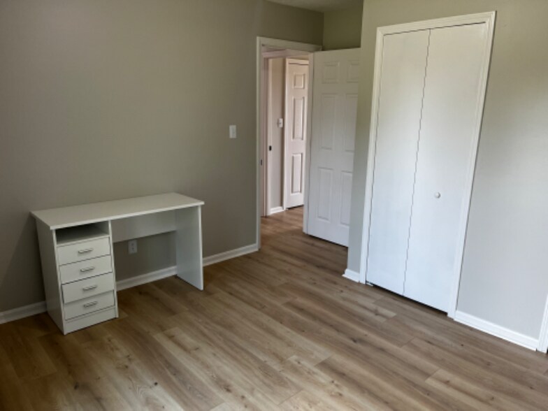 Building Photo - 3905 Carriage Hill Dr