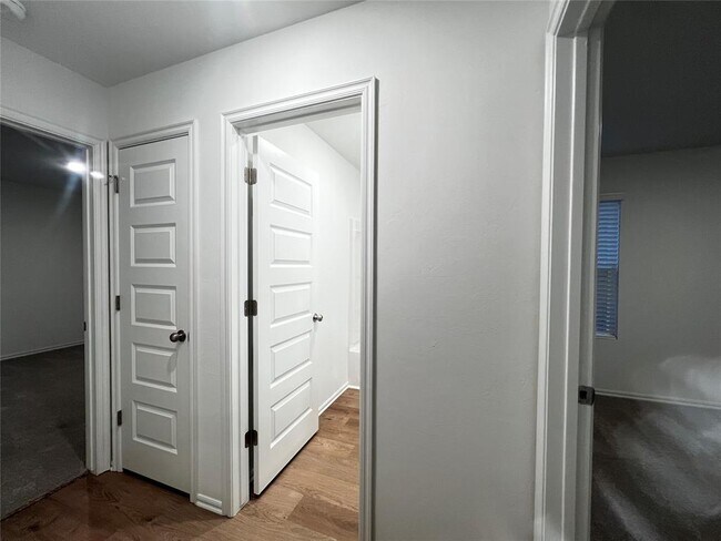 Building Photo - 620 SW 11th St