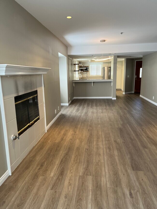 Building Photo - 1674 Eucalyptus Dr