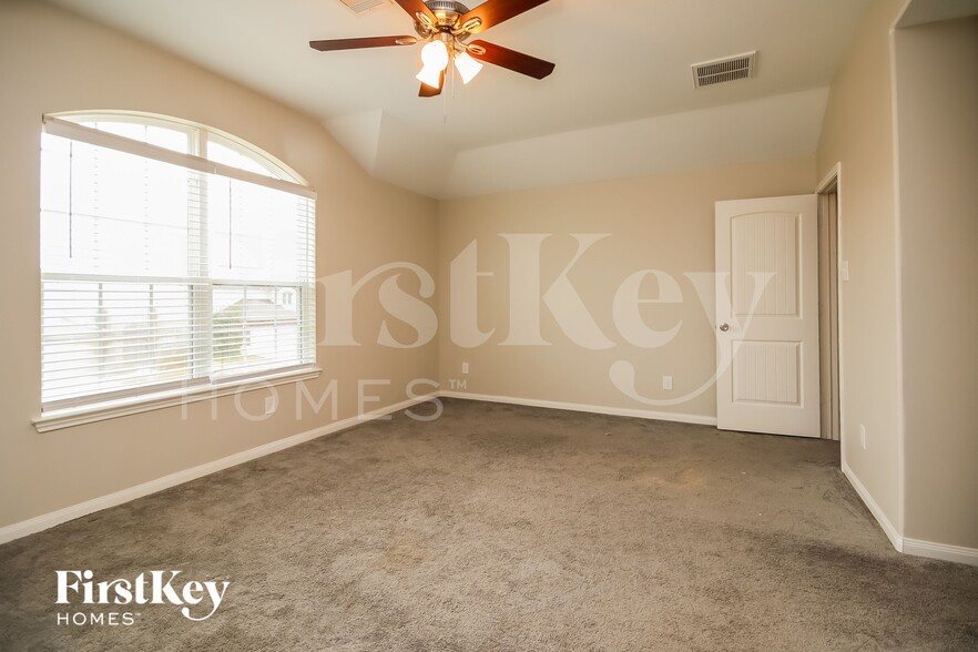 Building Photo - 20203 Ray Falls Dr