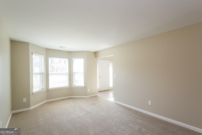 Building Photo - 5563 Martin Ct