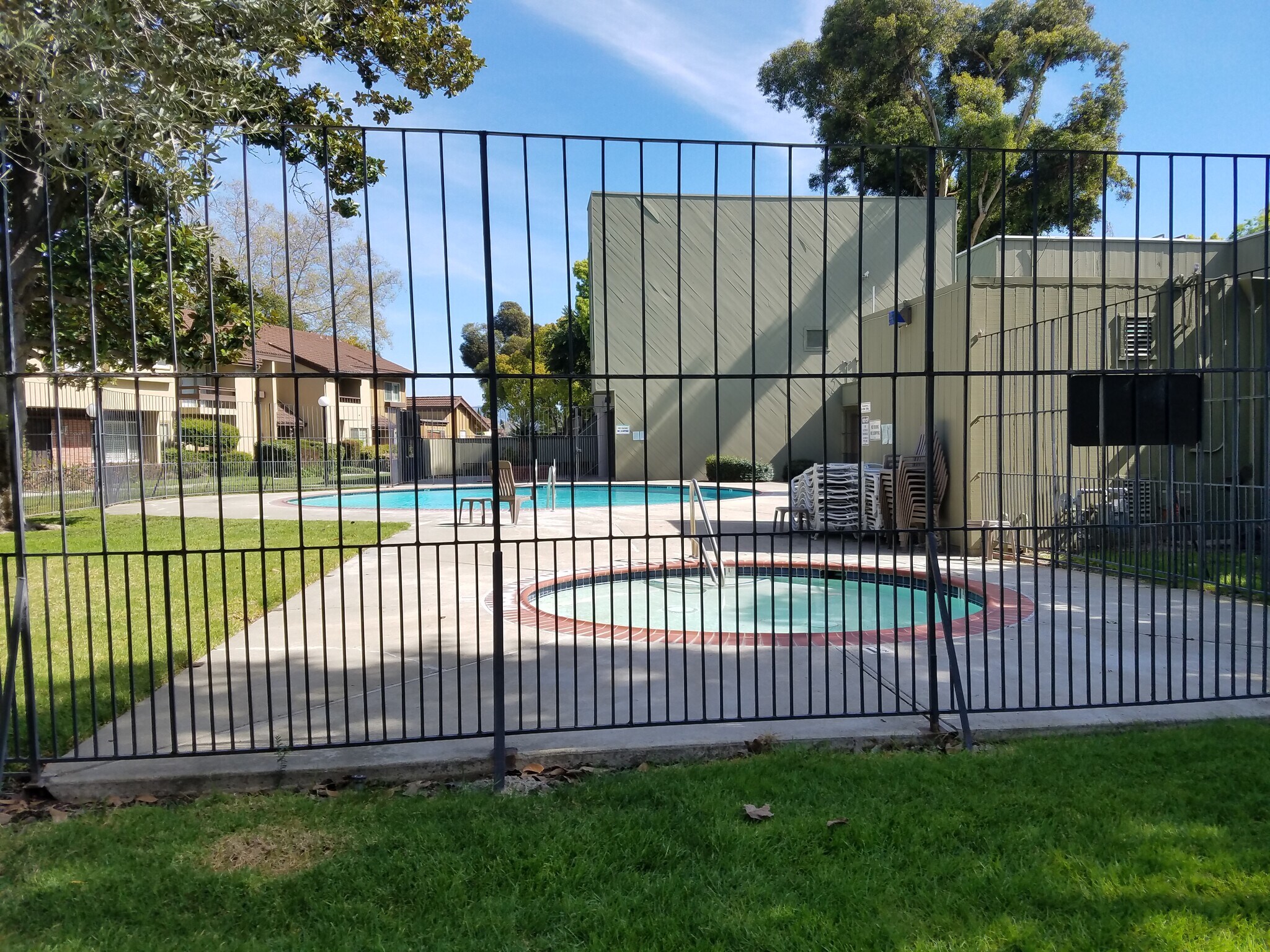 Building Photo - 792 Ferndale Ct