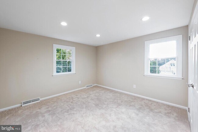 Building Photo - 450 Ridge Run