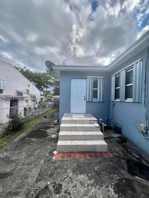 Building Photo - 805 NE 134th St
