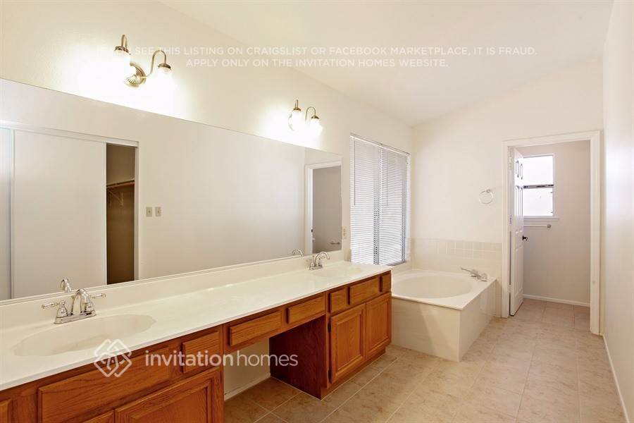 Building Photo - 610 E Eldorado Ln