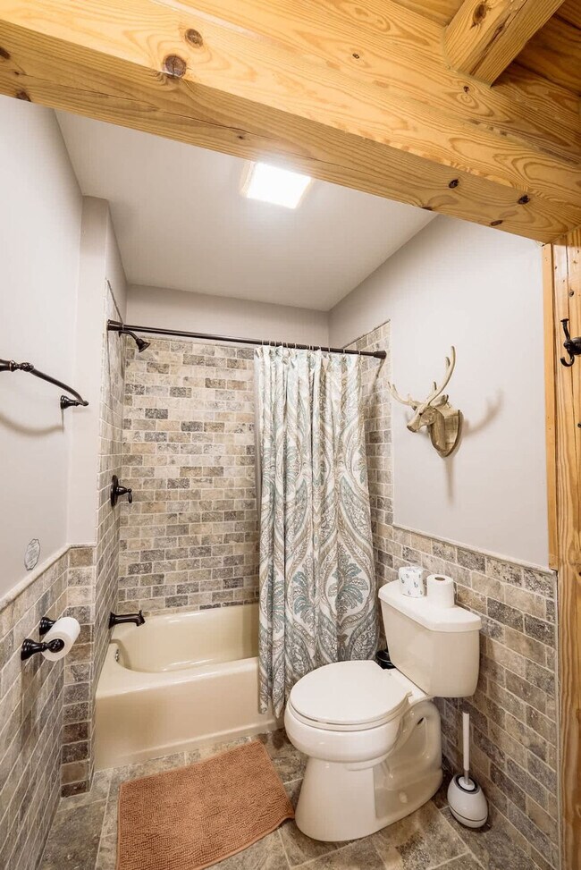 Building Photo - 7223 Ferry Rd