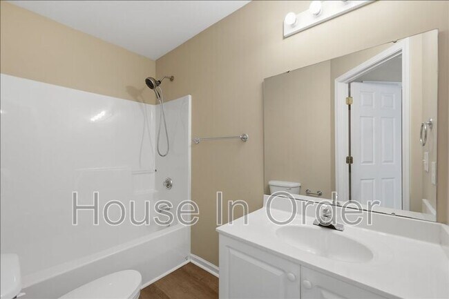 Building Photo - 48 Ridgestone Cir