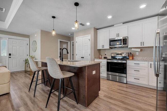 Building Photo - 4858 Sampler Dr