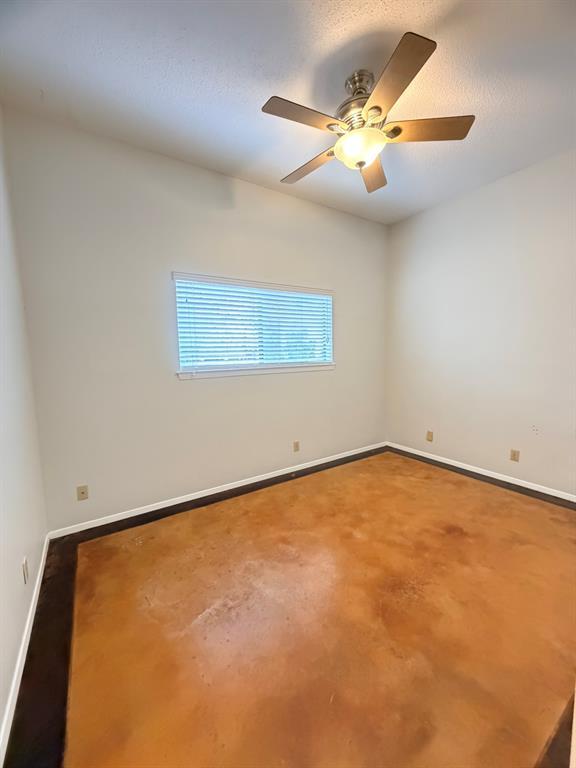 Building Photo - 1620 Waterston Ave