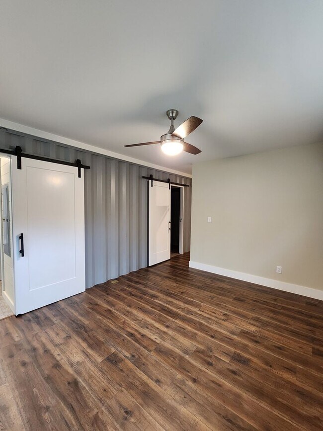 Building Photo - East Asheville Rental