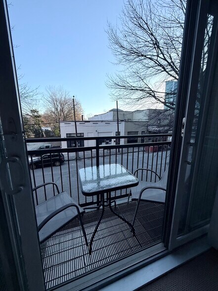 Building Photo - 444 S Blount St