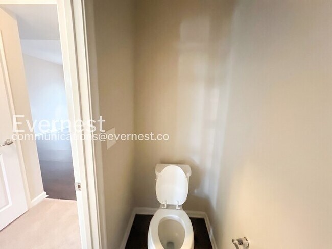 Building Photo - Limited Time Special Offer / 4 Bed, 2.5 Bath Home with Garage / Pet-Friendly / Vouchers Accepted ...
