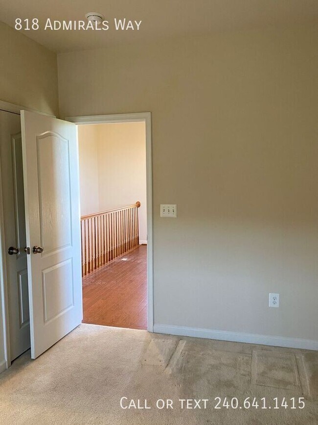 Building Photo - 818 Admirals Way