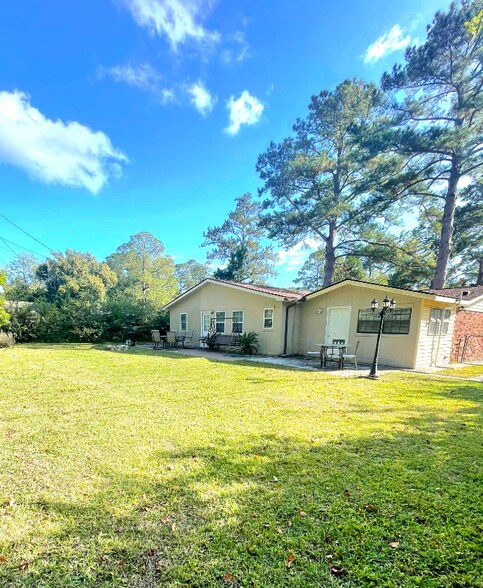 Building Photo - 332 Woodley Rd