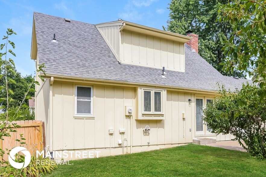 Building Photo - 1105 NE Ridgeview Dr