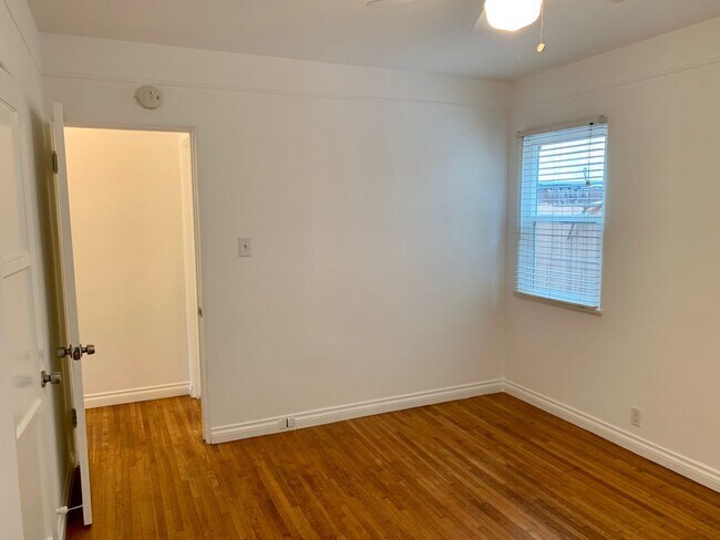 Building Photo - 155