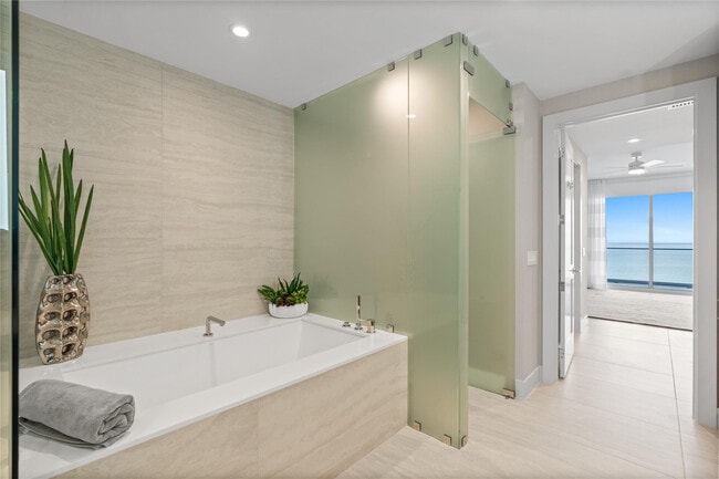 Building Photo - 153 N Seabreeze Blvd