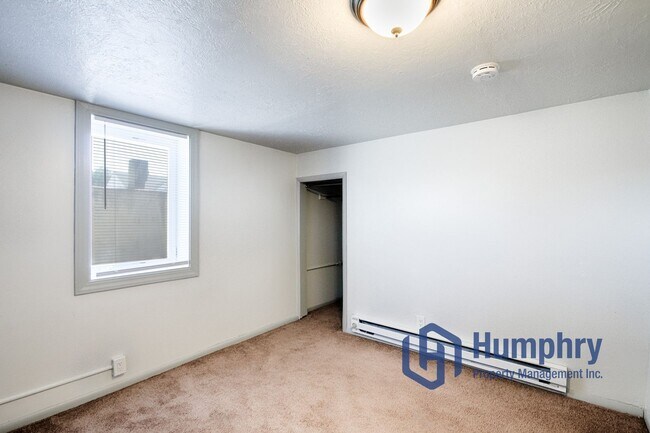 Building Photo - 1601 Rossi St