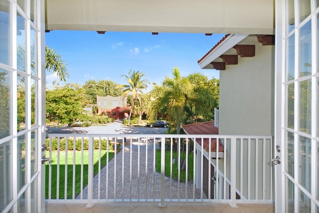 Building Photo - 516  Flamingo Drive