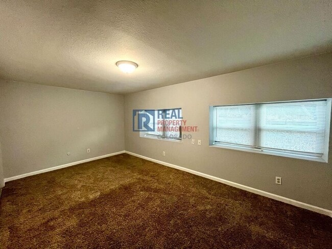 Building Photo - 1614 Manitou Blvd