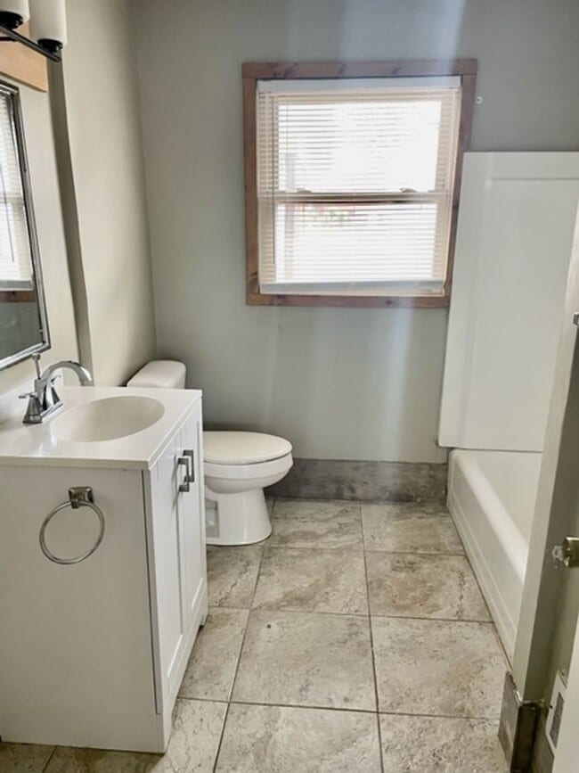 Building Photo - Welcome to this adorable 3-bed, 2-bath brick ranch, nestled in the heart of Gastonia, NC