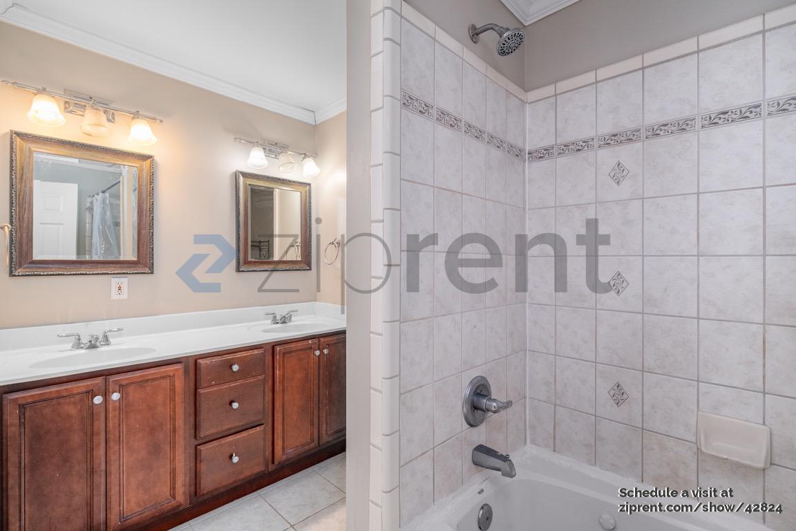 Building Photo - 2162 Spink St NW