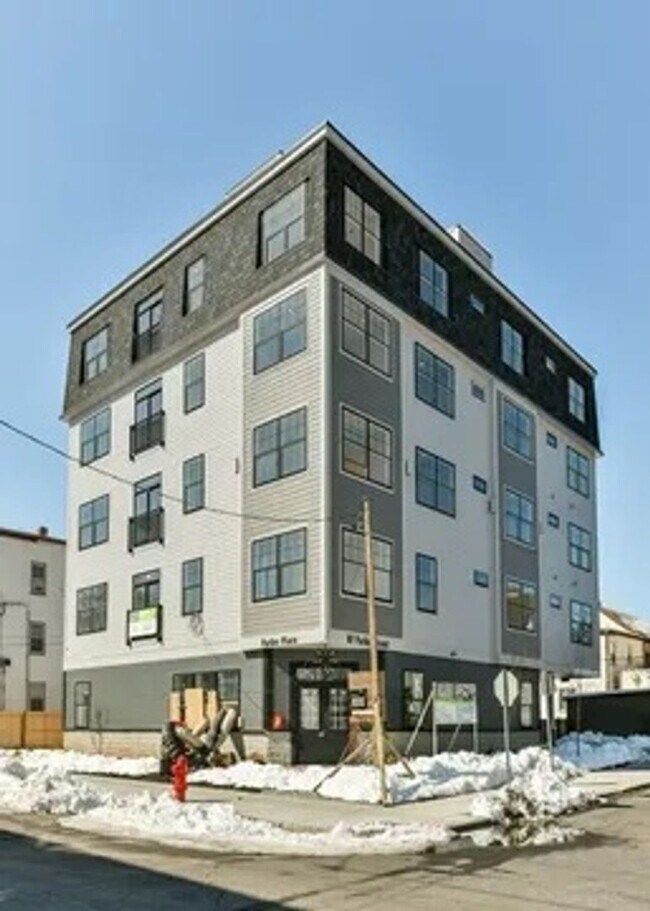 Building Photo - 87 Parker St