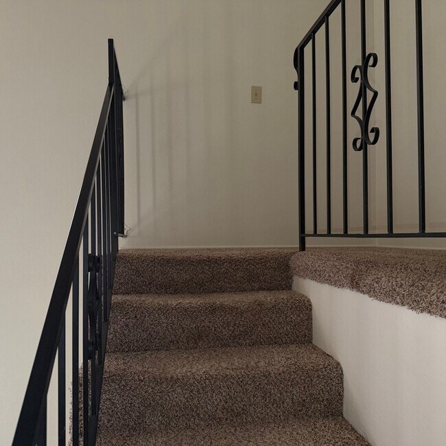 Building Photo - 7735 Las Lilas Ct