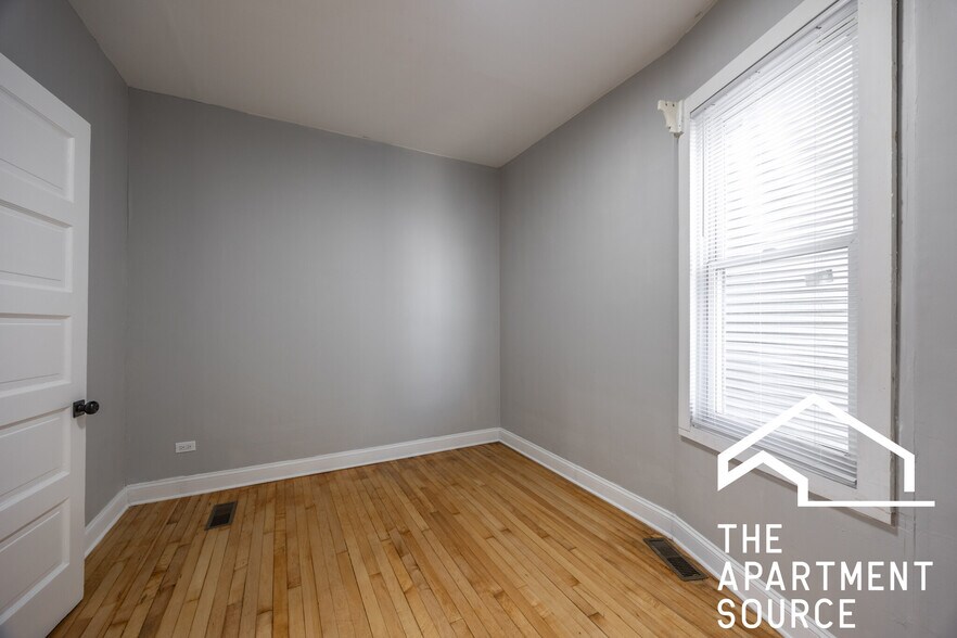 Building Photo - 3716 W Cortland St
