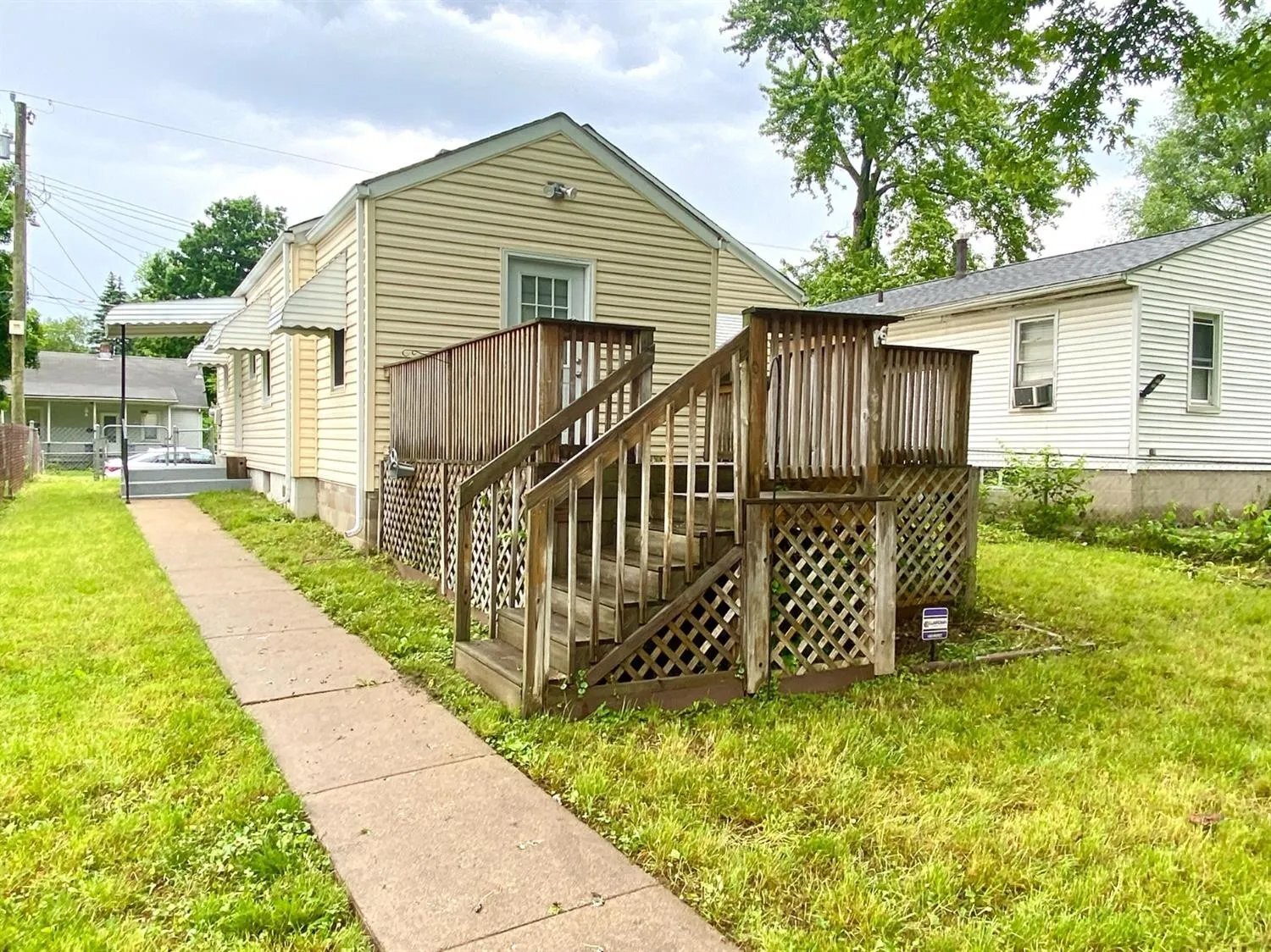 Building Photo - 1608 Meadow Ave