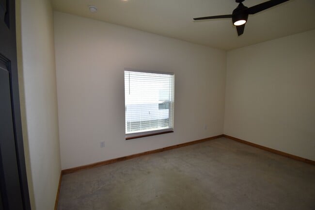 Building Photo - 780 8th Ave NE