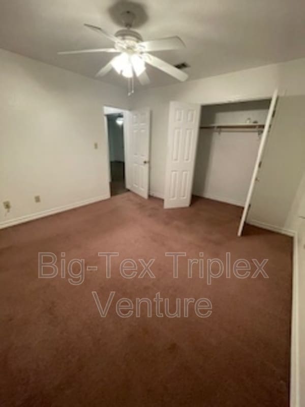 Building Photo - 282 N Pecan St