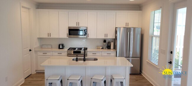 Building Photo - Luxury Living - Highly Desired Watersound Origins!