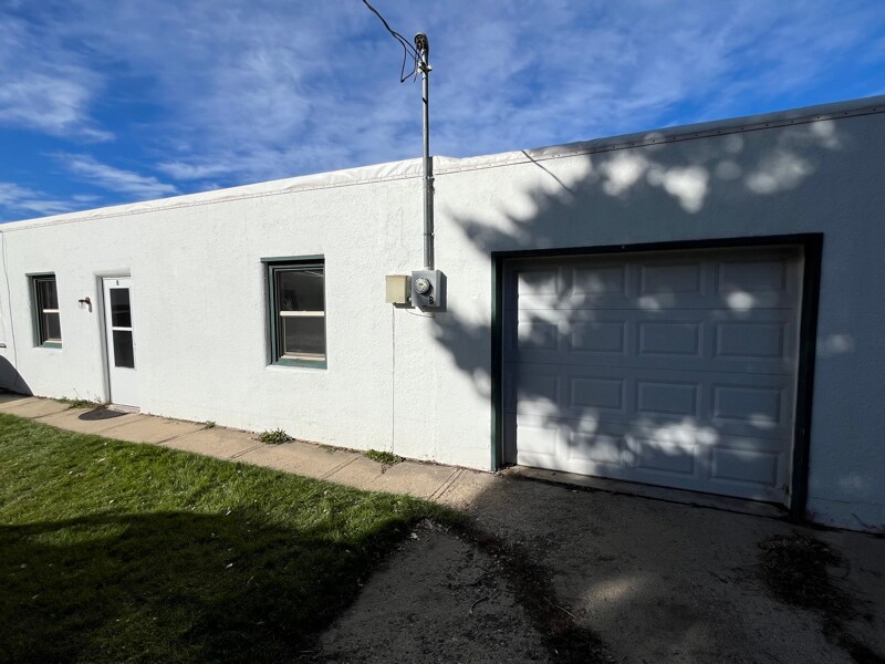 Building Photo - 1166 S Sheridan Ave